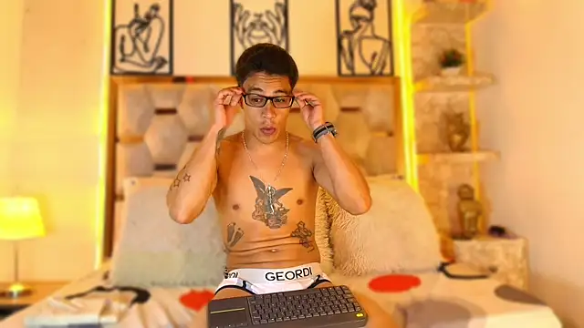 Andrew Haalls online show from 11/13/25, 08:02