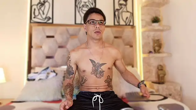 Andrew Haalls online show from 11/15/25, 08:46