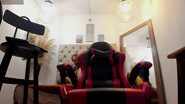 hathor  01 online show from 12/19/25, 04:05