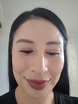 Snapshot of Emma_Hotkiss chatting on 06/21/26, 08:58 Emma Hotkiss online show from 06/21/26, 08:58