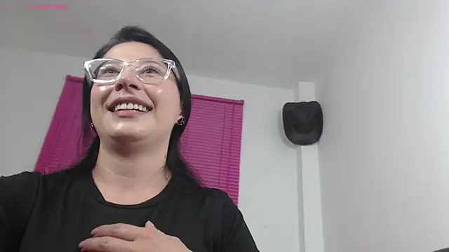 Snapshot of Emma_Hotkiss chatting on 04/13/26, 10:58 Emma Hotkiss online show from 04/13/26, 10:58