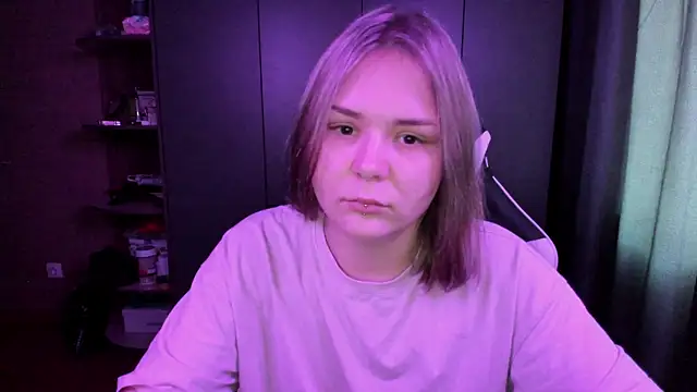 sophia lix online show from 11/17/25, 04:49