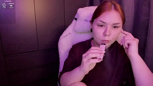 Snapshot of sophia_lix chatting on 07/05/26, 07:54 sophia lix online show from 07/05/26, 07:54