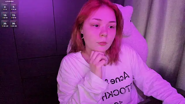 Snapshot of sophia_lix chatting on 06/16/26, 12:32 sophia lix online show from 06/16/26, 12:32