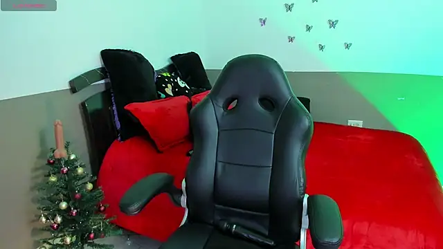 Monserrat Cute  online show from 12/19/25, 11:51