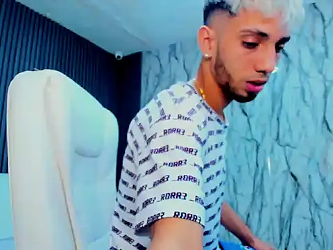 gregori latin19 online show from 11/02/25, 12:21