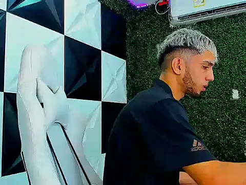 gregori latin19 online show from 11/04/25, 03:10