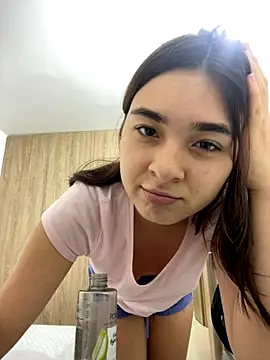 Valentina ro online show from 12/02/25, 04:30