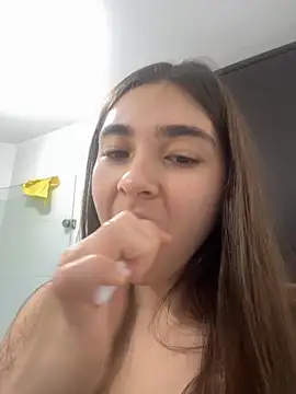 Snapshot of Valentina_ro chatting on 10/27/25, 03:51 Valentina ro online show from 10/27/25, 03:51