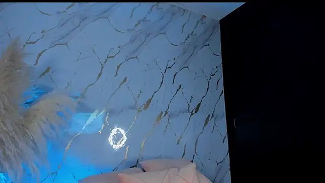 Julig01 online show from 12/21/25, 11:05