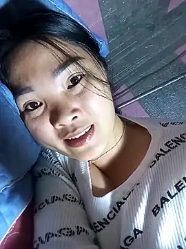 Snapshot of Lovebaby-love chatting on 12/20/25, 01:47 Lovebaby-love online show from 12/20/25, 01:47