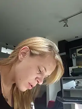 coralu2215 online show from 02/15/26, 12:59