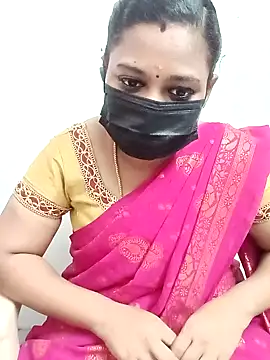 Snapshot of Mandhra28 chatting on 10/27/25, 07:53 Mandhra28 online show from 10/27/25, 07:53