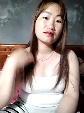 Snapshot of emini-xx chatting on 04/05/26, 12:06 emini-xx online show from 04/05/26, 12:06