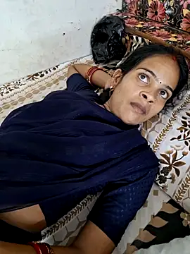 Snapshot of Tamilbhabhi chatting on 10/27/25, 04:08 Tamilbhabhi online show from 10/27/25, 04:08