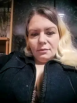 Lana-murr online show from 11/29/25, 07:08