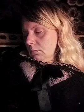 Lana-murr online show from 11/18/25, 06:11