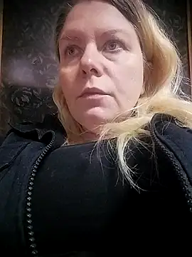 Lana-murr online show from 11/17/25, 06:39