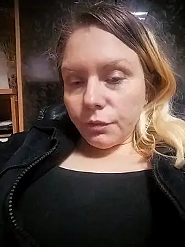 Lana-murr online show from 11/17/25, 06:45