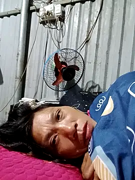 bella-la online show from 10/30/25, 06:16