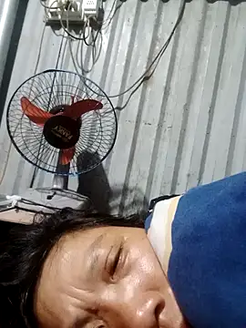 bella-la online show from 11/28/25, 09:48