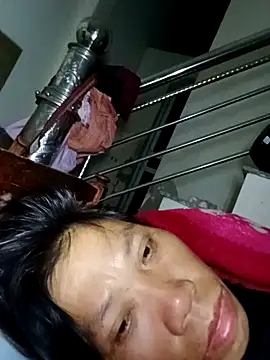 bella-la online show from 12/19/25, 10:45