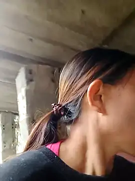 bella-la online show from 11/21/25, 09:30