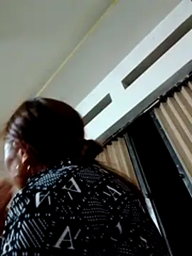 bella-la online show from 02/10/26, 12:37