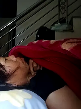 bella-la online show from 12/18/25, 10:35