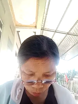 bella-la online show from 11/28/25, 08:47