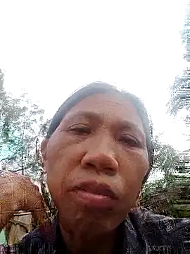 bella-la online show from 10/28/25, 02:12