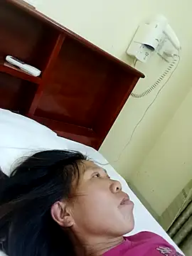 bella-la online show from 11/17/25, 02:21