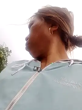 bella-la online show from 02/13/26, 01:38