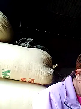 bella-la online show from 10/31/25, 06:21