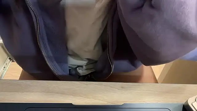 Snapshot of AlishaCheng chatting on 01/07/26, 06:46 AlishaCheng online show from 01/07/26, 06:46