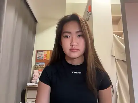 Snapshot of AlishaCheng chatting on 12/20/25, 01:36 AlishaCheng online show from 12/20/25, 01:36