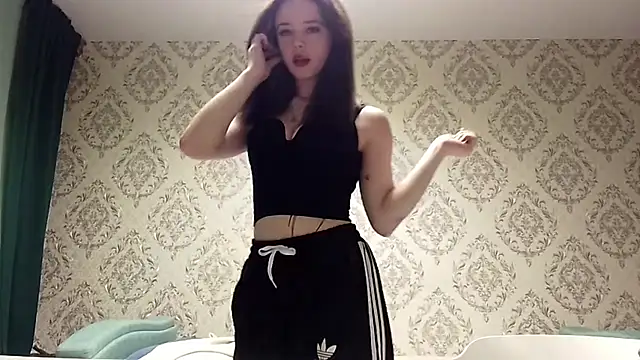 Snapshot of Dangoo910 chatting on 10/28/25, 04:06 Dangoo910 online show from 10/28/25, 04:06