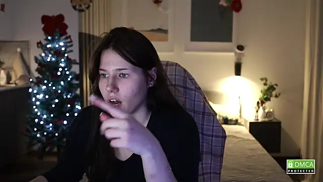 girl u never met online show from 12/15/25, 05:52