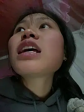 Snapshot of Sophia-123 chatting on 01/11/26, 01:12 Sophia-123 online show from 01/11/26, 01:12