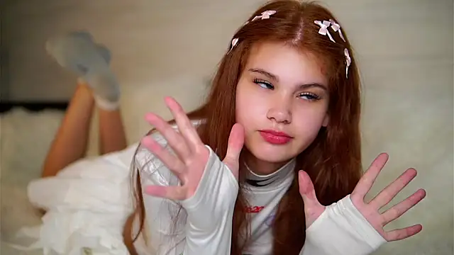 Snapshot of YettaCalabria chatting on 11/30/25, 11:33 YettaCalabria online show from 11/30/25, 11:33