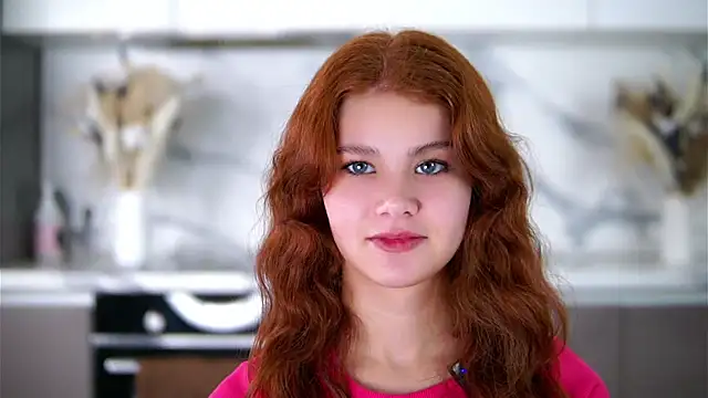 Snapshot of YettaCalabria chatting on 11/17/25, 12:09 YettaCalabria online show from 11/17/25, 12:09