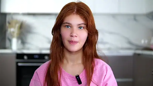 Snapshot of YettaCalabria chatting on 12/02/25, 01:24 YettaCalabria online show from 12/02/25, 01:24