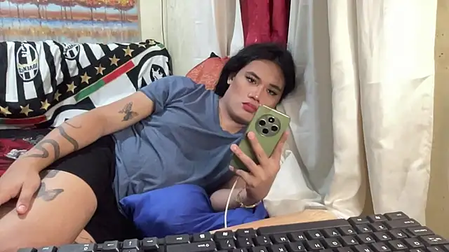 untouchable mia online show from 11/24/25, 03:23