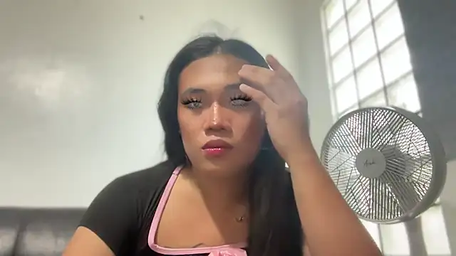 untouchable mia online show from 11/01/25, 04:19