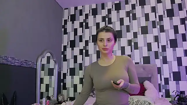 venusinylons online show from 11/12/25, 10:19