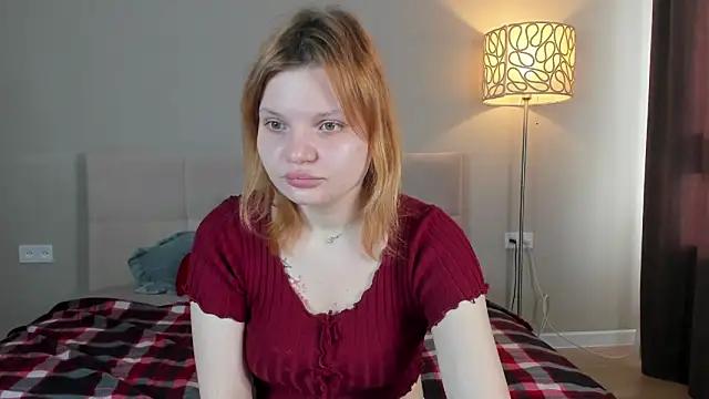 Snapshot of babyyullii chatting on 05/12/26, 01:35 babyyullii online show from 05/12/26, 01:35