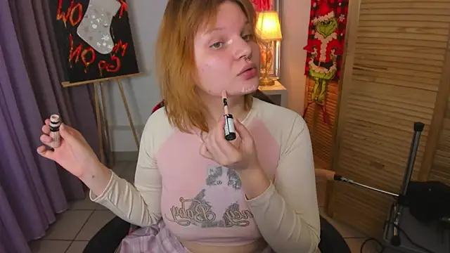 babyyullii online show from 12/14/25, 08:31