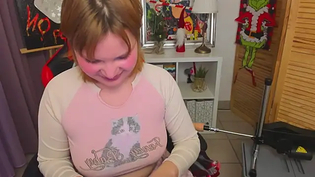 babyyullii online show from 12/15/25, 02:56