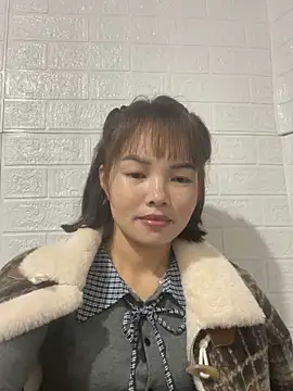 Snapshot of Night_owl111 chatting on 12/18/25, 10:02 Night owl111 online show from 12/18/25, 10:02