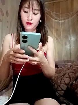 Snapshot of Em_xinh01 chatting on 11/17/25, 03:32 Em xinh01 online show from 11/17/25, 03:32